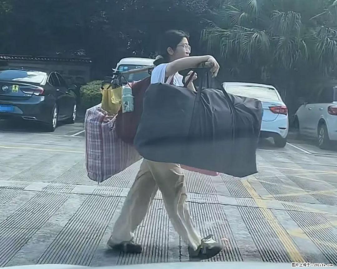 全网追的“扁担女孩”，找了一份暑假工，时薪12元 - 遵义生活资讯 - 遵义28生活网 zunyi.28life.net
